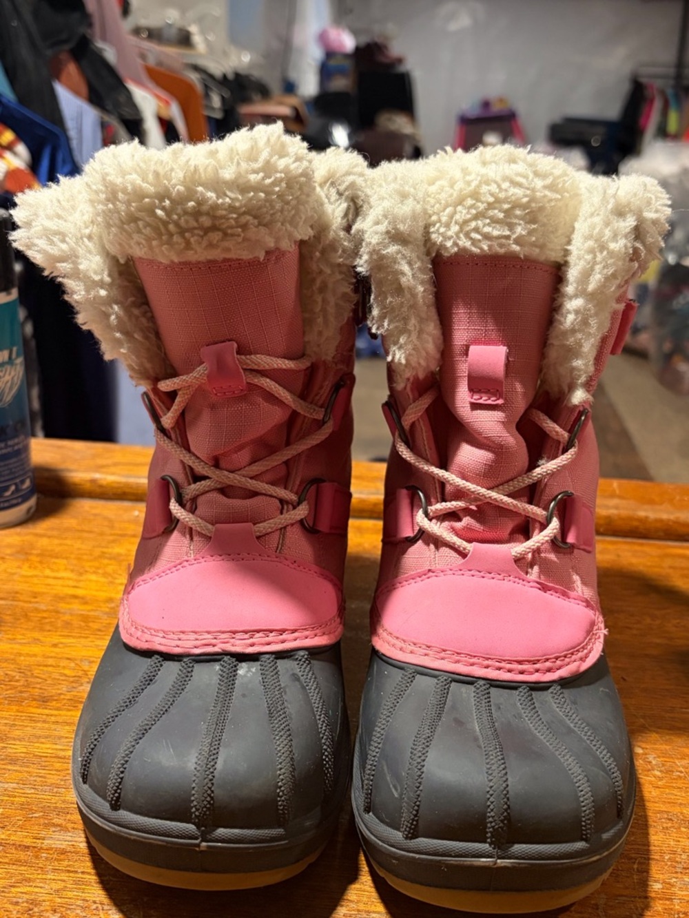 Kids cat&jack boots size 4